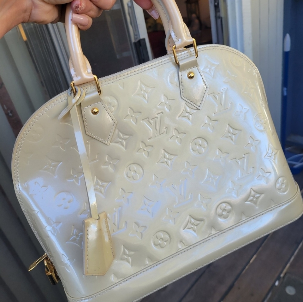 Louis Vuitton Alma Vernis Cream Purse